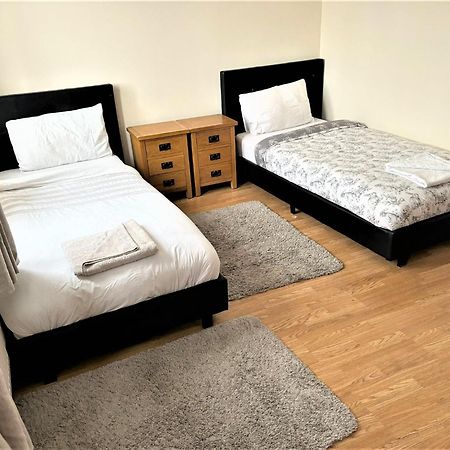 London Luxury 5 Bedroom House 2 Min Walk To The Tube Station Dagenham Exteriér fotografie