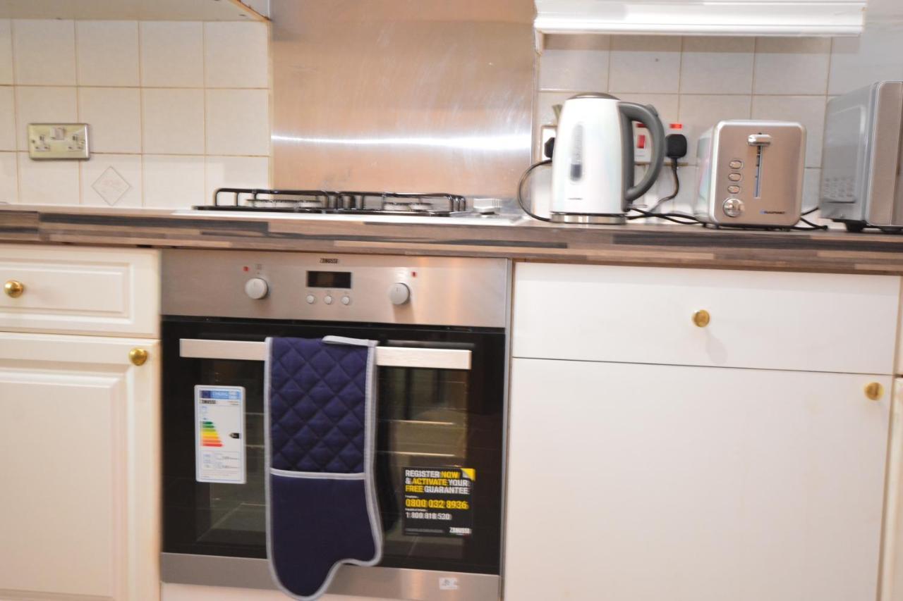 London Luxury 5 Bedroom House 2 Min Walk To The Tube Station Dagenham Exteriér fotografie