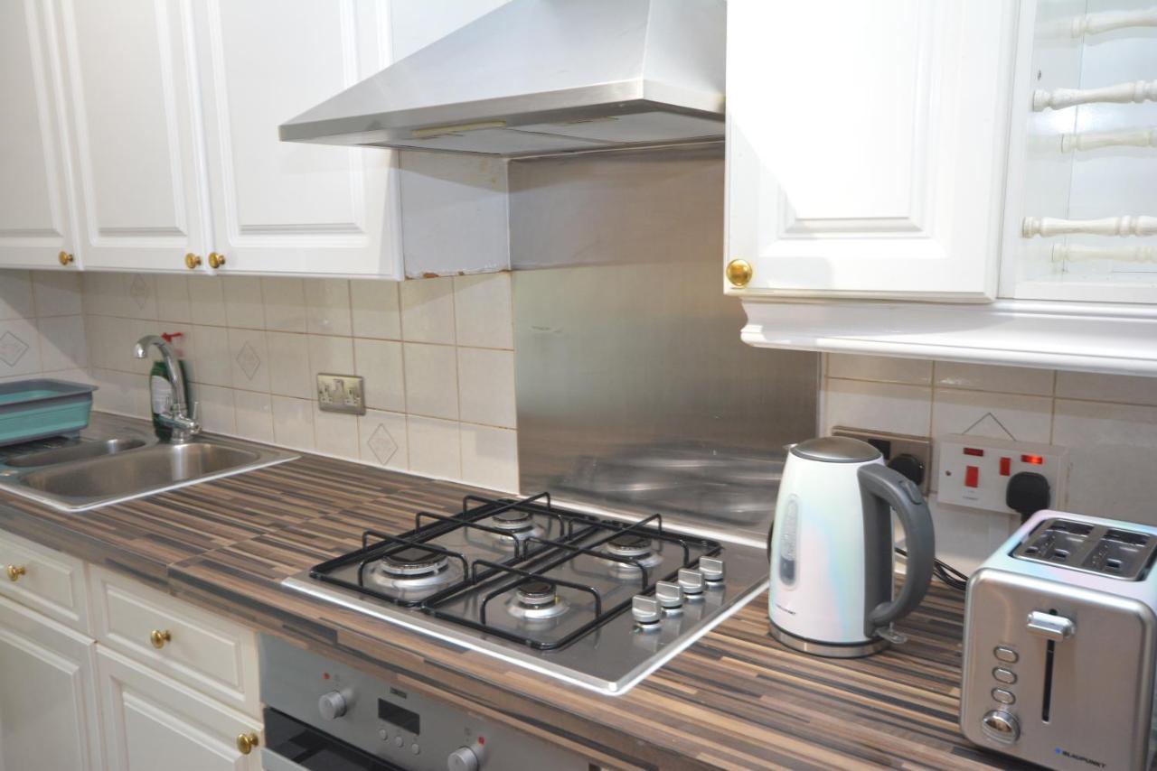 London Luxury 5 Bedroom House 2 Min Walk To The Tube Station Dagenham Exteriér fotografie