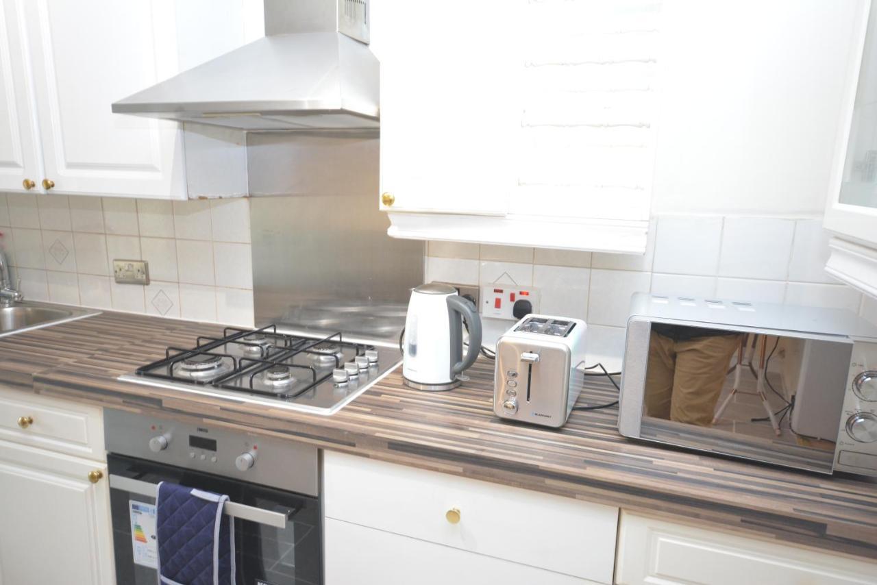 London Luxury 5 Bedroom House 2 Min Walk To The Tube Station Dagenham Exteriér fotografie