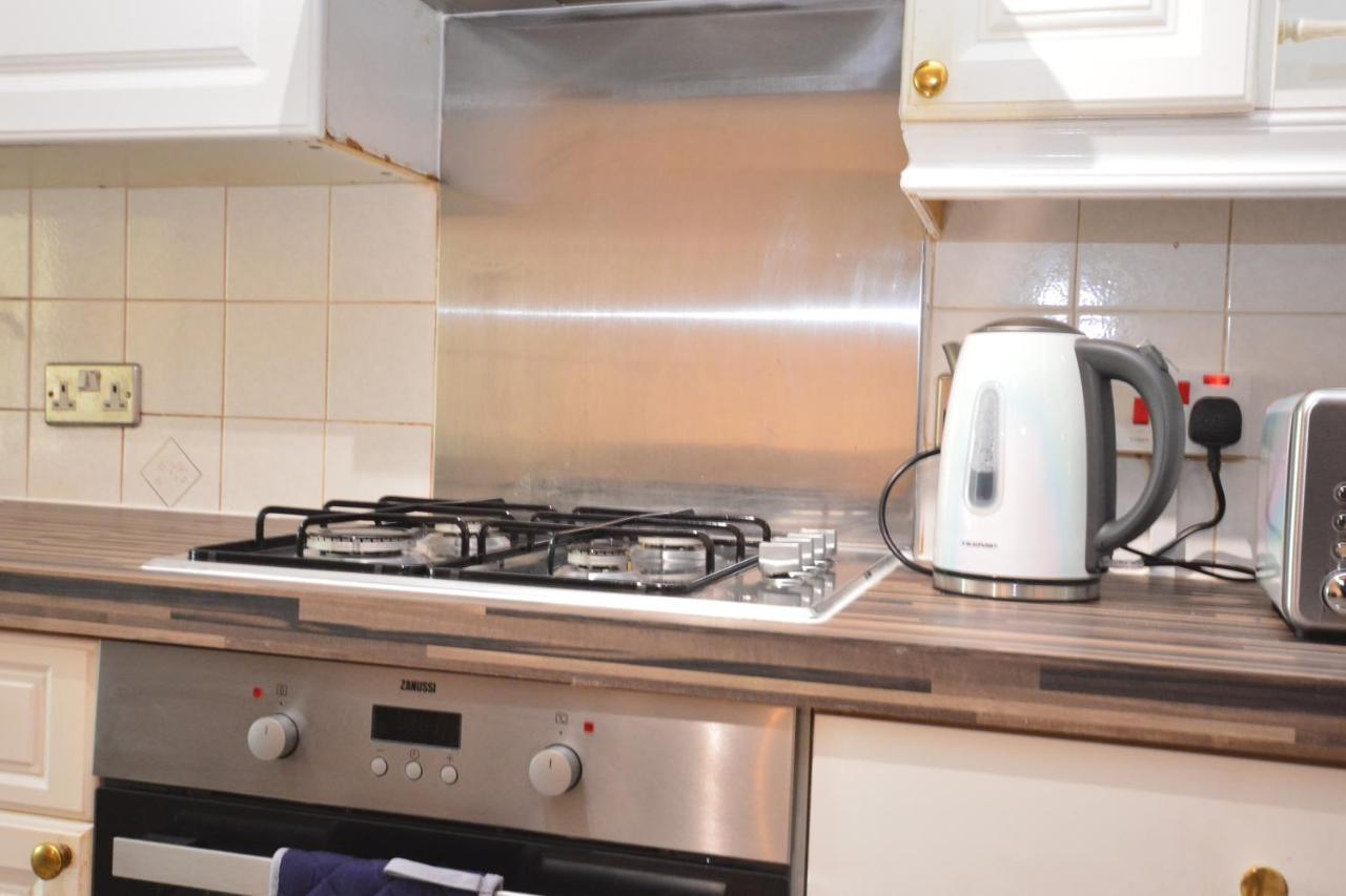 London Luxury 5 Bedroom House 2 Min Walk To The Tube Station Dagenham Exteriér fotografie