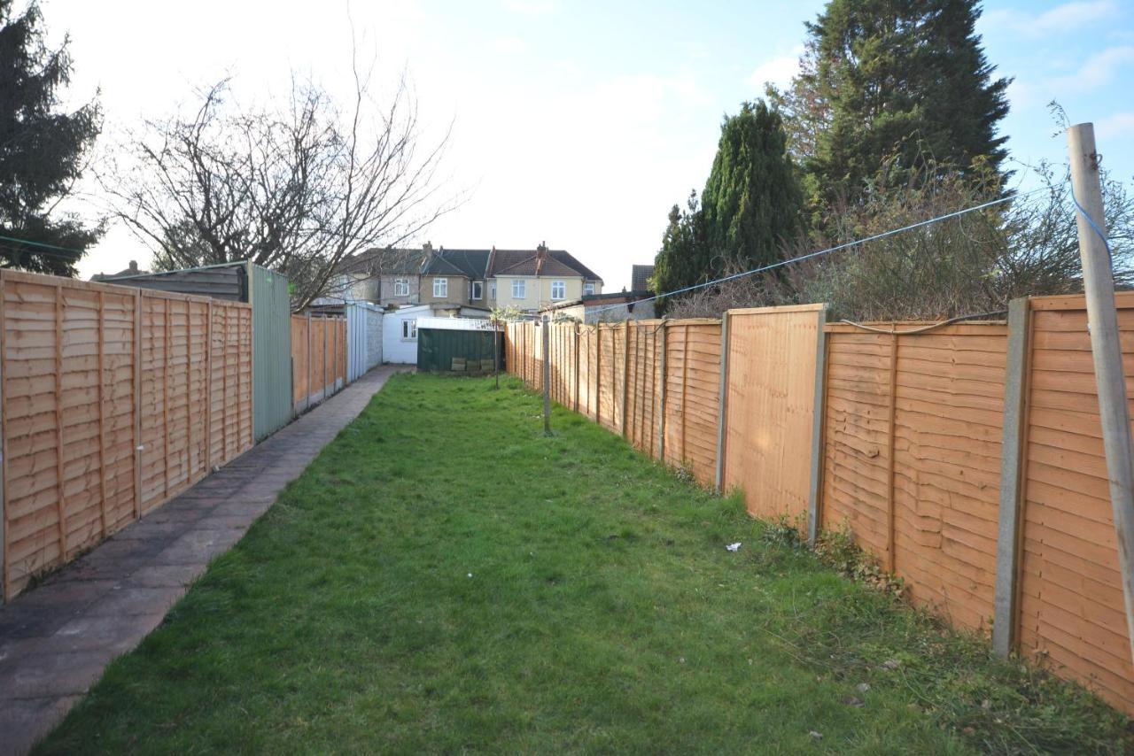 London Luxury 5 Bedroom House 2 Min Walk To The Tube Station Dagenham Exteriér fotografie