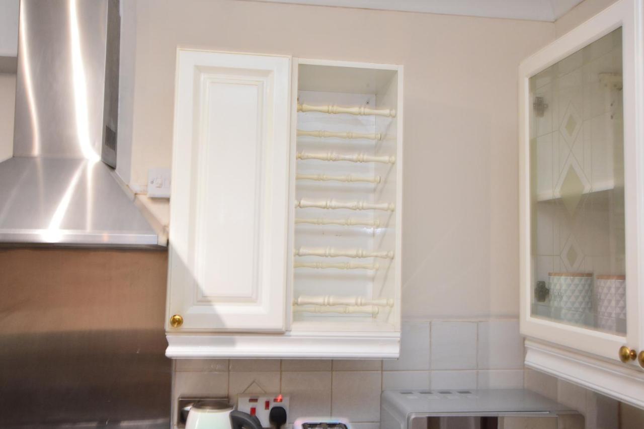 London Luxury 5 Bedroom House 2 Min Walk To The Tube Station Dagenham Exteriér fotografie