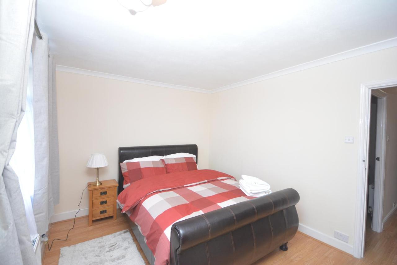 London Luxury 5 Bedroom House 2 Min Walk To The Tube Station Dagenham Exteriér fotografie
