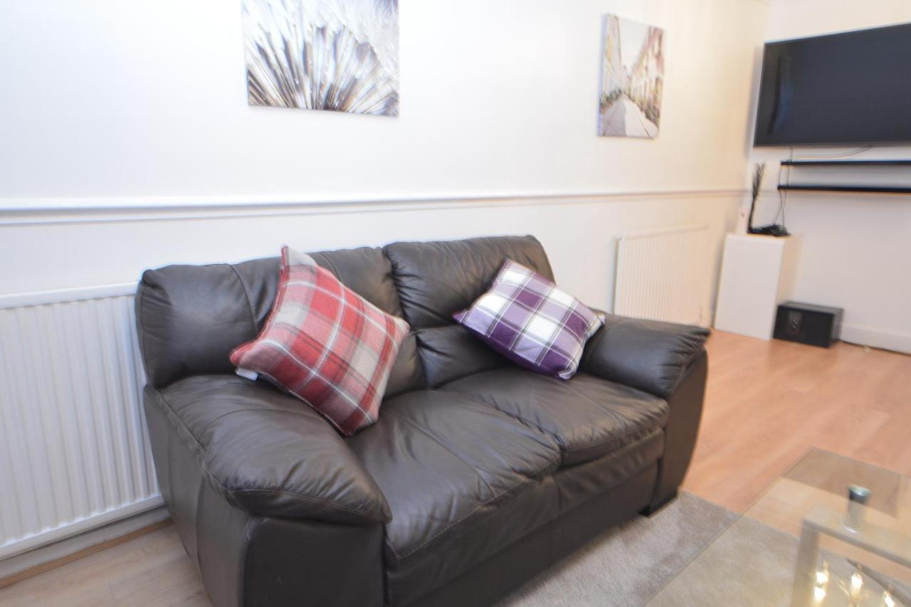 London Luxury 5 Bedroom House 2 Min Walk To The Tube Station Dagenham Exteriér fotografie