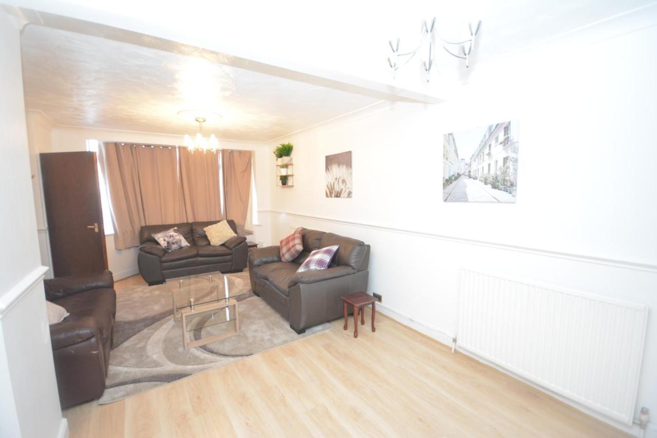 London Luxury 5 Bedroom House 2 Min Walk To The Tube Station Dagenham Exteriér fotografie