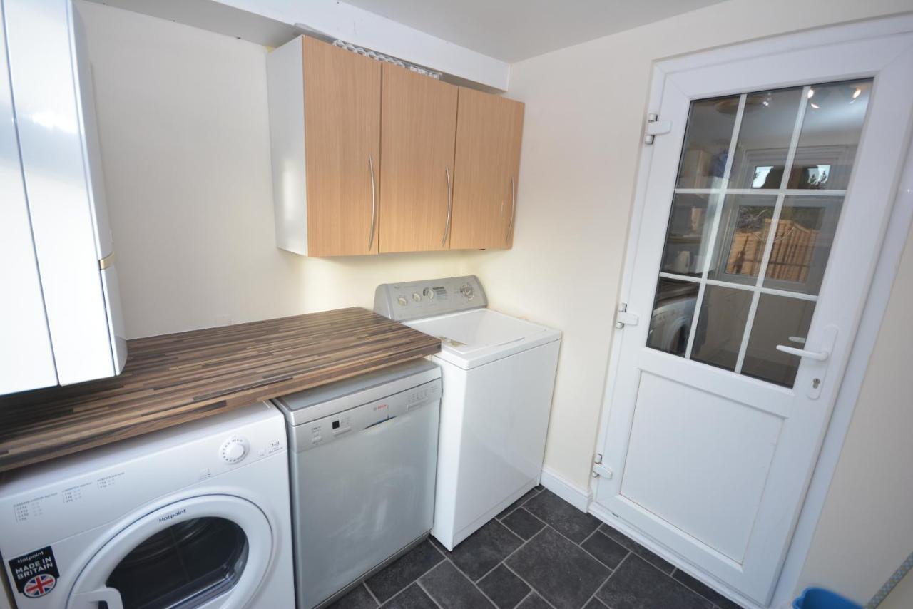 London Luxury 5 Bedroom House 2 Min Walk To The Tube Station Dagenham Exteriér fotografie