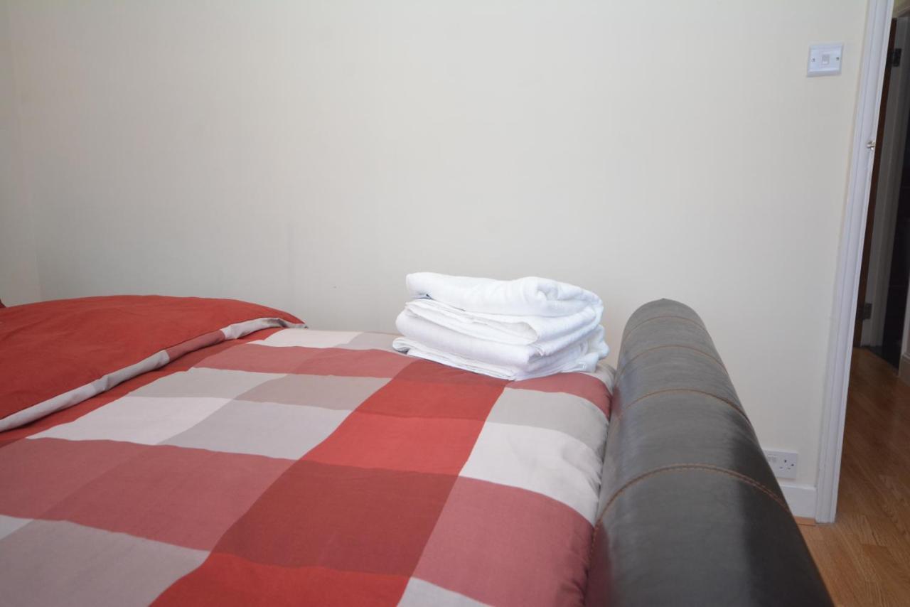 London Luxury 5 Bedroom House 2 Min Walk To The Tube Station Dagenham Exteriér fotografie