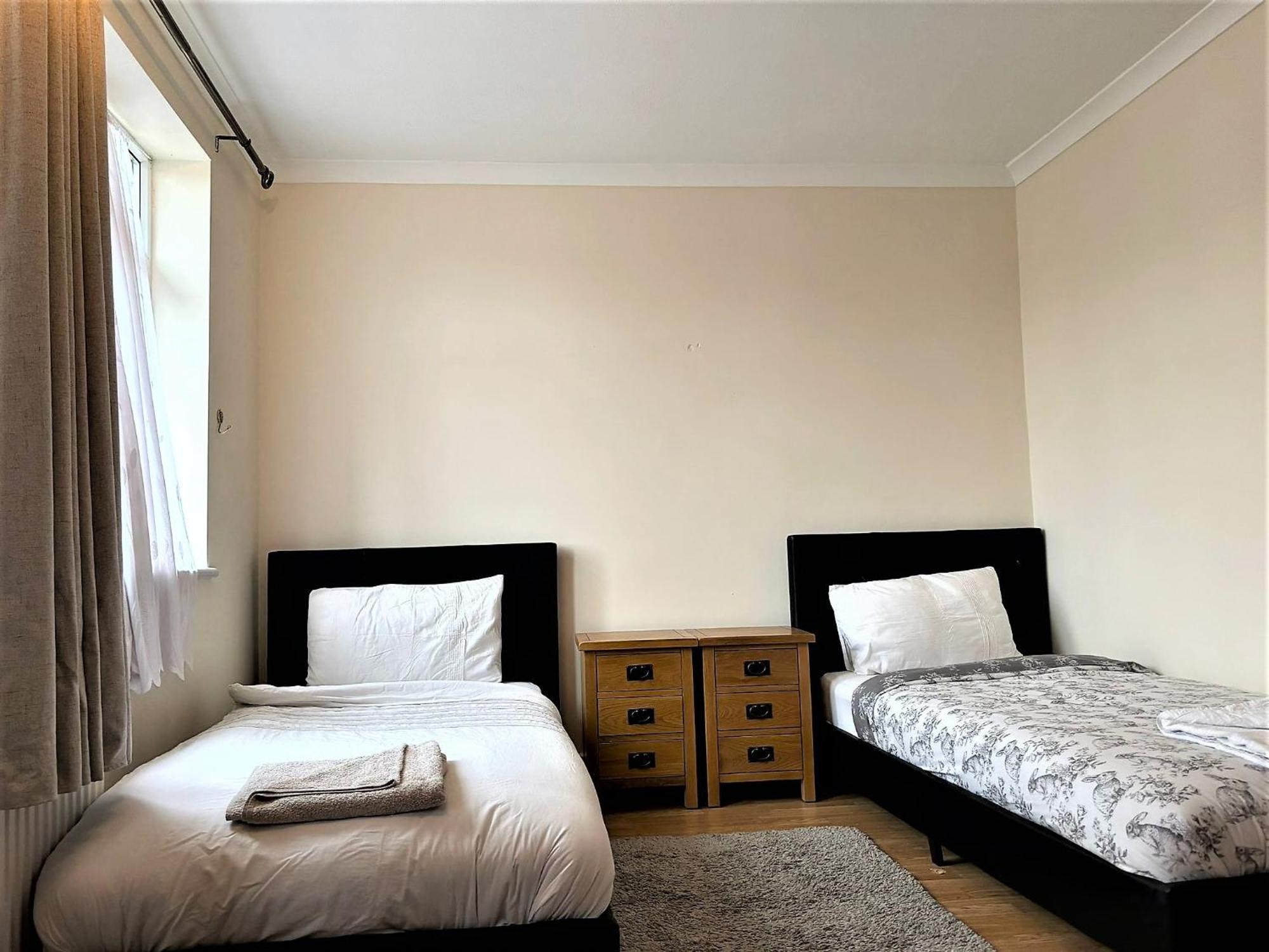 London Luxury 5 Bedroom House 2 Min Walk To The Tube Station Dagenham Exteriér fotografie
